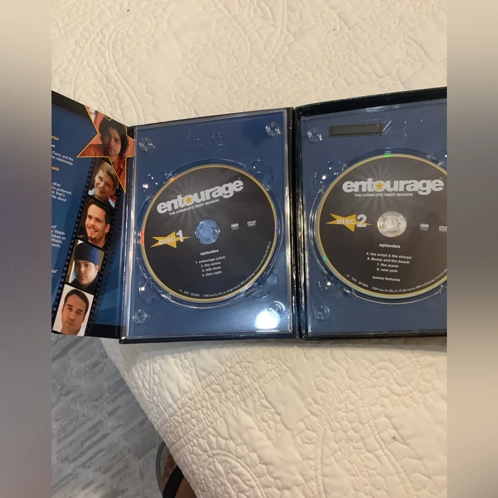 DVD ENTOURAGE The Complete First Season 2 Discs Case in great condition PreOwned
